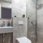 Ap 9 - Front Pool, Kitchen & Parking - Goro * Himare