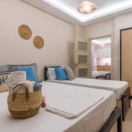 Ap 9 - Front Pool, Kitchen & Parking - Goro * Himarë