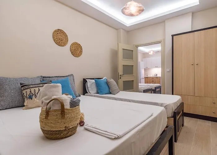 Ap 9 - Front Pool, Kitchen & Parking - Goro * Himara